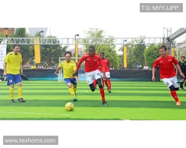 小球童意外邂逅足球明星梦想成真的温馨瞬间